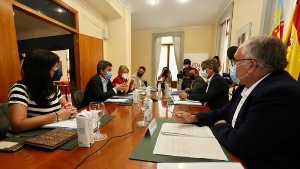 La Diputación pide a la Generalitat apoyo para construir los palacios de congresos en Alicante y Elche