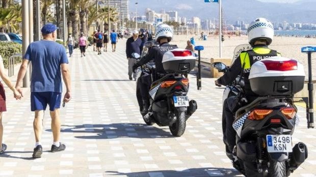 Alicante sigue con mano dura e impone 141 multas el fin de semana por incumplir las medidas anticovid