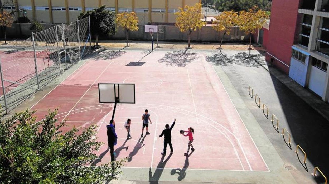 Patio de un colegio en la provincia de Alicante