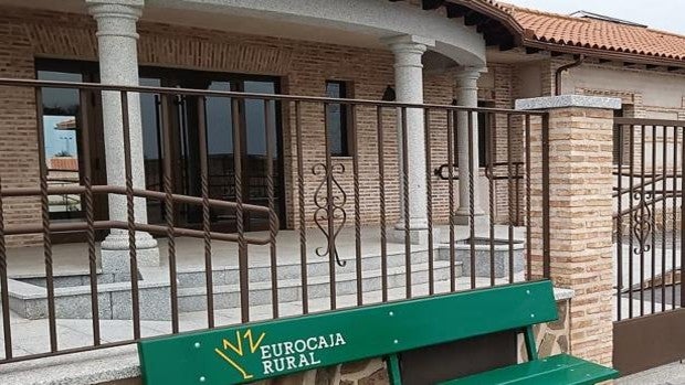 Eurocaja Rural dará prioridad a las peticiones de los Ayuntamientos con mobiliario urbano dañado por la DANA