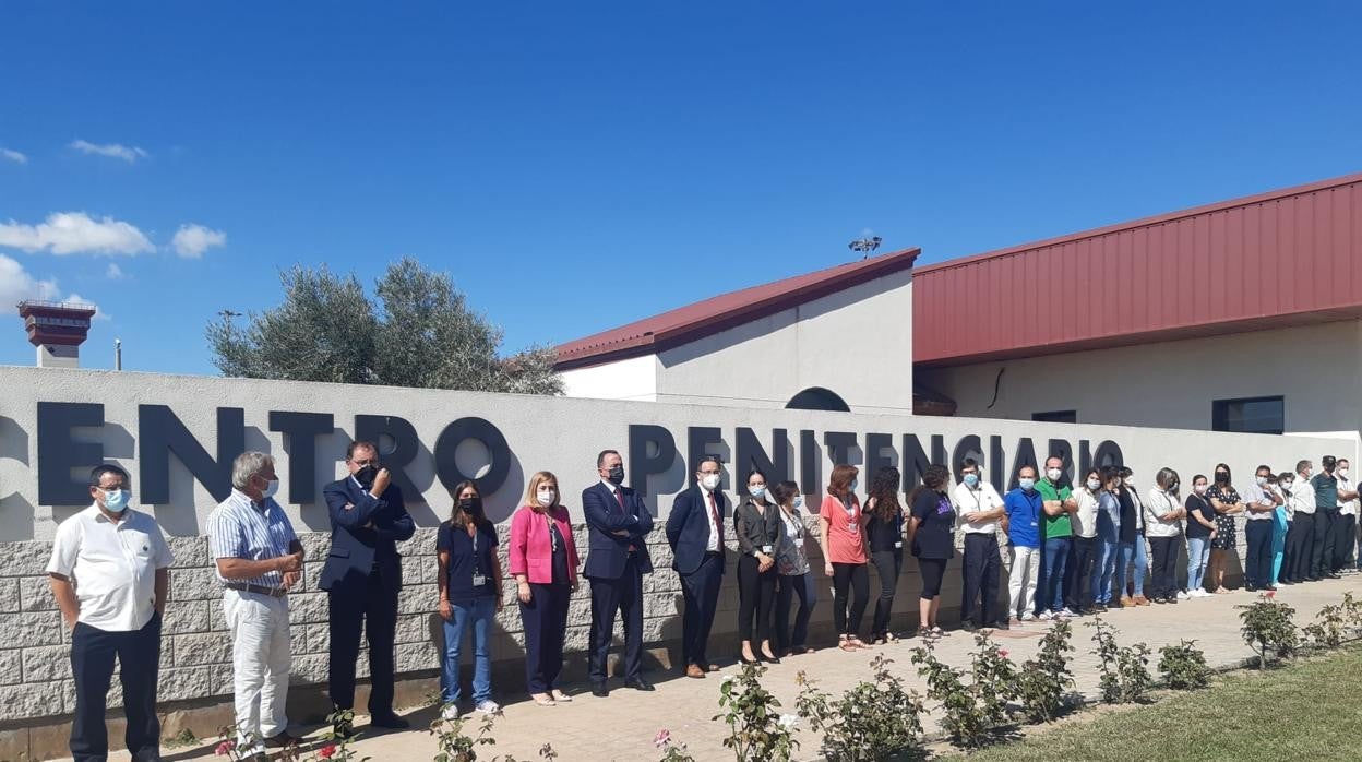 Imagen de la concentración de trabajadores penitenciarios en la cárcel de Villena