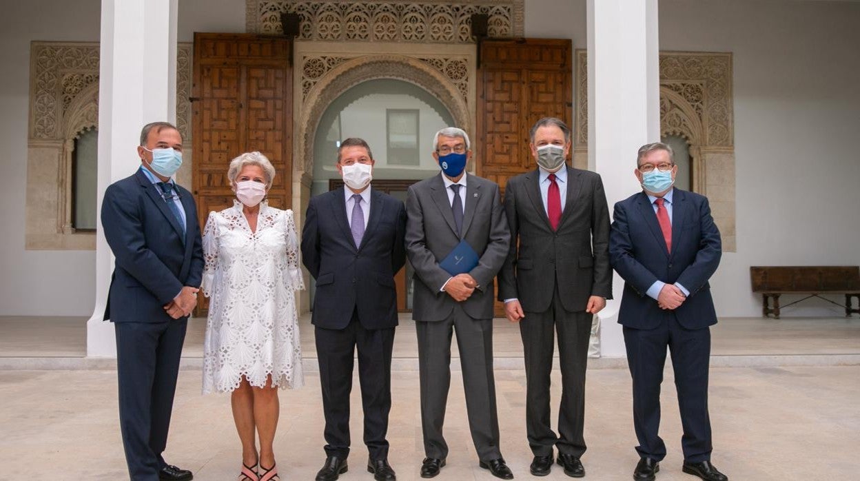 Page y Sánchez Garrido, en el centro, en el acto celebrado este jueves en el Palacio de Fuensalida