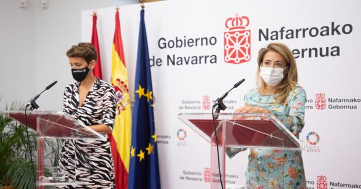 La presidenta de Navarra, María Chivite, y la ministra de Transportes, Raquel Sánchez.