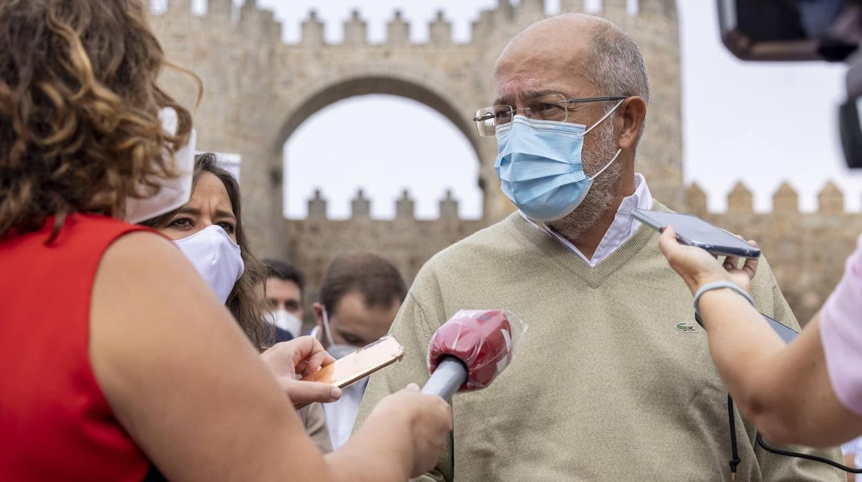 Igea, en Ávila en una jornada de trabajo de Jóvenes Ciudadanos