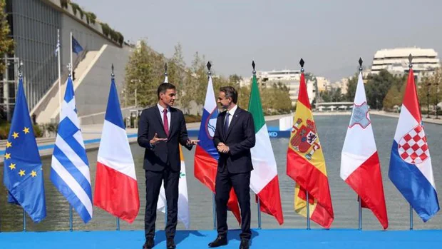 Sánchez participa, con otros líderes europeos, en la cumbre euromediterránea en Atenas