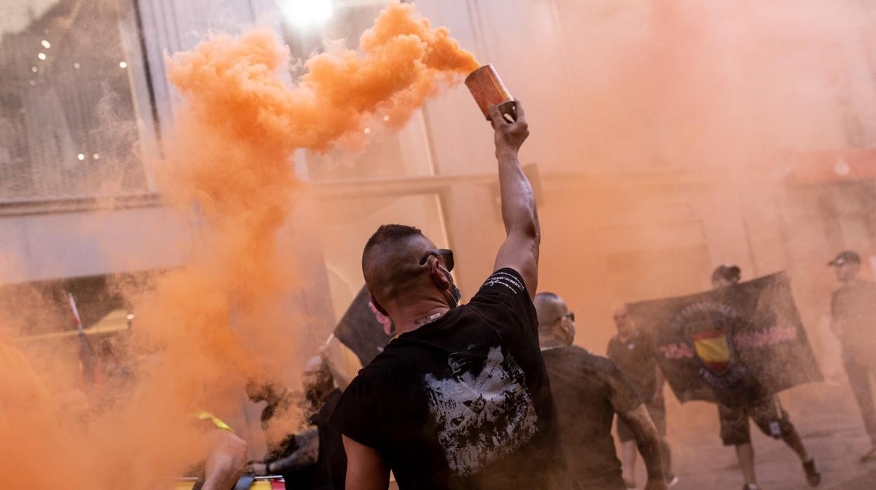 Los neonazis, este sábado, marcharon desde la plaza de Chueca hasta Sol