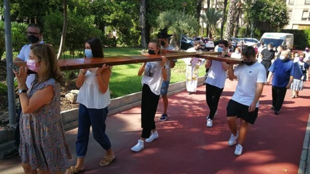 La Diócesis Orihuela-Alicante vive con intensidad la visita de la Cruz de la Jornada Mundial de la Juventud