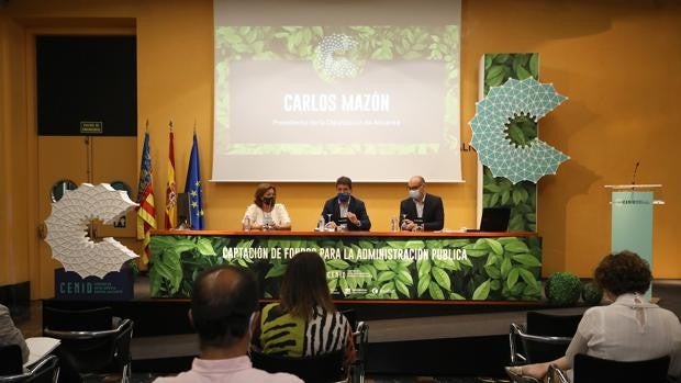 Carlos Mazón insta a alcaldes y concejales a buscar «talento» alicantino para captar fondos europeos