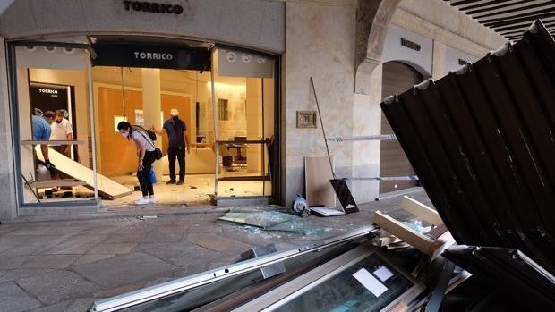 Cae una banda de ‘aluniceros’ a la que se atribuye el robo de 70.000 euros en joyas en la plaza Mayor de Salamanca