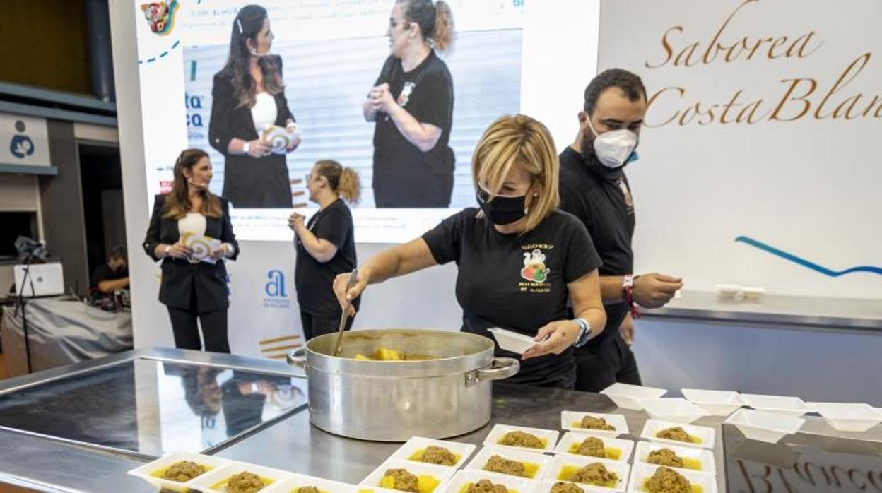 Degustación de caldo con pelota en Alicante Gastronómica