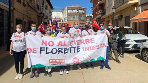 Los trabajadores de Florette se manifiestan por el cierre de la planta de Iniesta