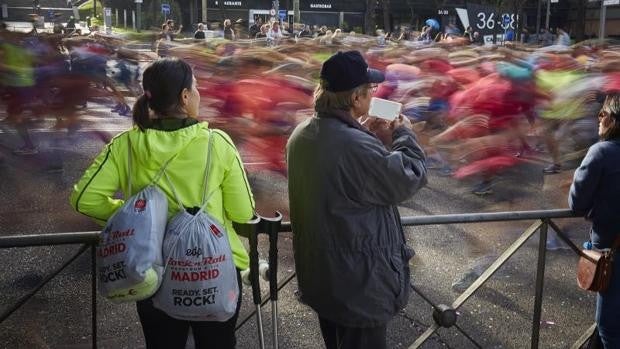 Las cifras del Maratón de Madrid: 270 efectivos de Emergencias, desvíos en 120 líneas de la EMT y 30.000 corredores