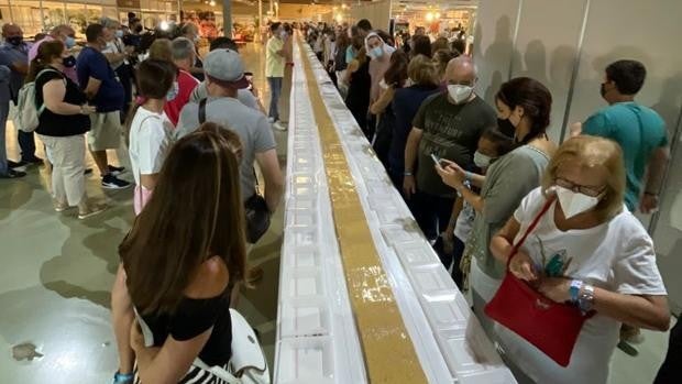 La pastilla de turrón más grande del mundo mide 56 metros y pesa 270 kilos