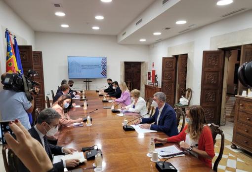 Imagen de la reunión celebrada este lunes en el Palau de la Generalitat