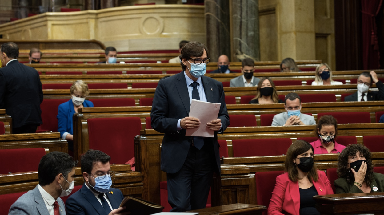 Salvador Illa, hoy, momentos antes de su intervención en el debate de política general en el Parlamento de Cataluña