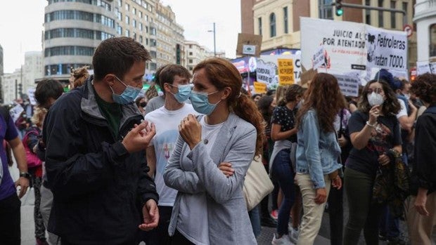 Más Madrid sale en defensa del Papa para afear las críticas que le hizo Ayuso