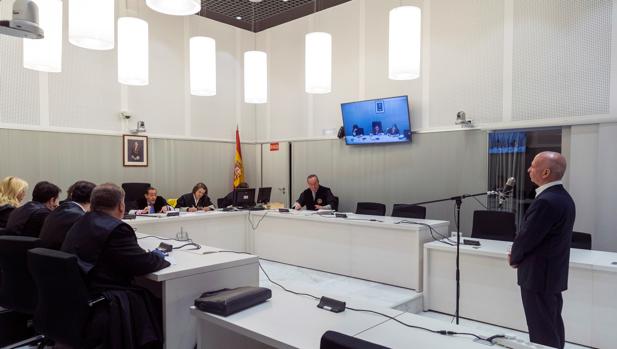 Hugo Armando Carvajal: El hombre que debía saber de todo