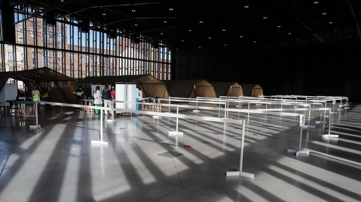 Aspecto ayer del Palacio de Congresos, centro de vacunación masiva en León