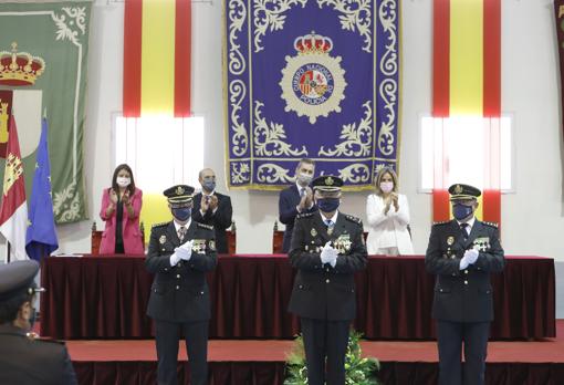 Muestras de felicitación y orgullo a la Policía Nacional en su día