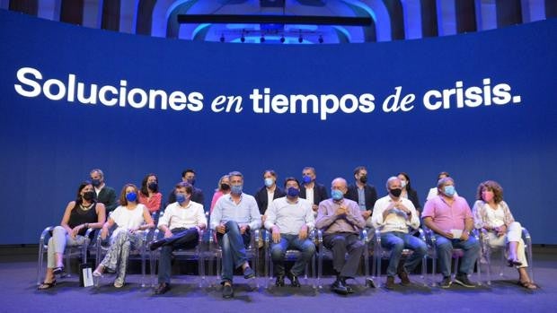 Los alcaldes del PP reinvindican el poder del municipalismo y acusan a Sánchez de abandonarles
