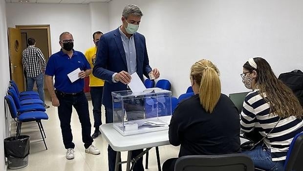 Álvaro Gutiérrez se impone en las primarias del PSOE con un 85,54% de los votos