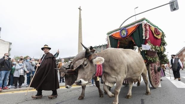 Miles de leoneses acuden a la romería de San Froilán