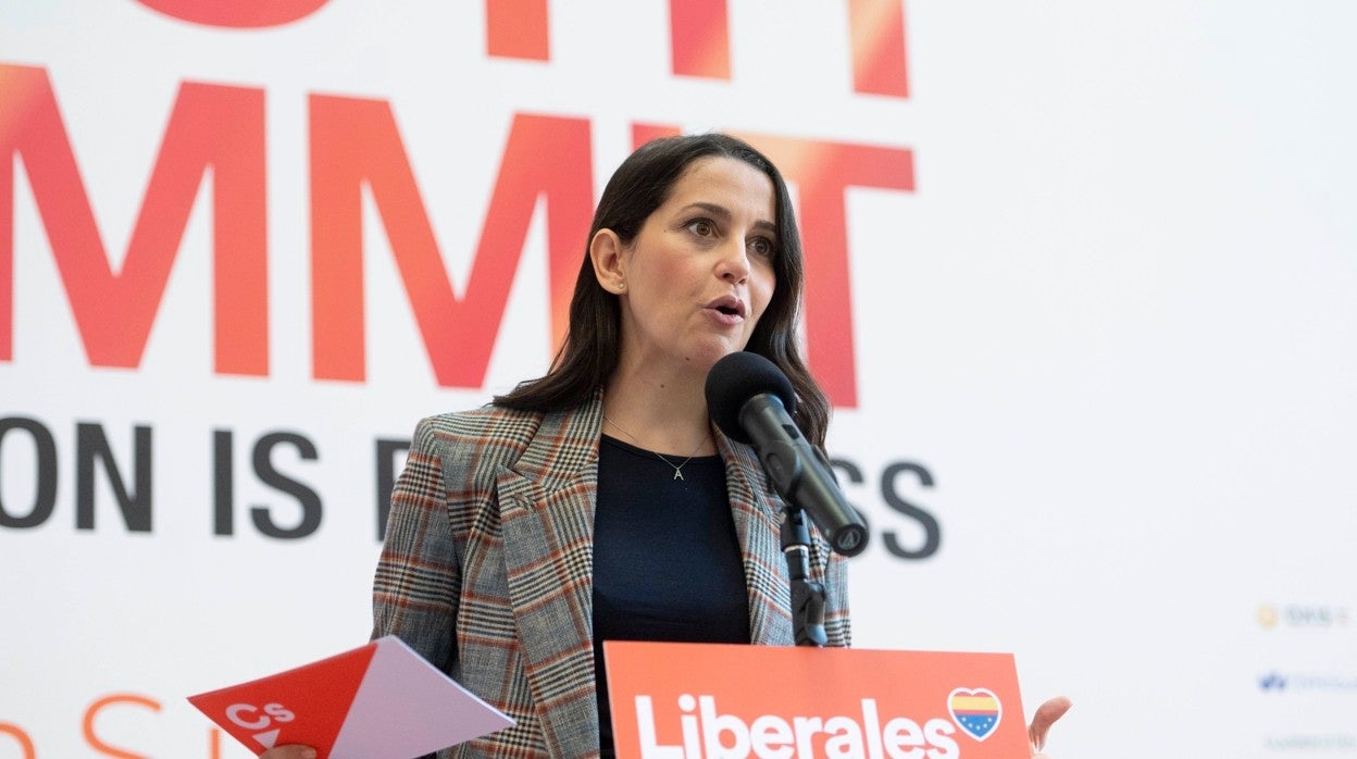 La líder de Cs, Inés Arrimadas, en declaraciones a los medios durante su visita al South Summit