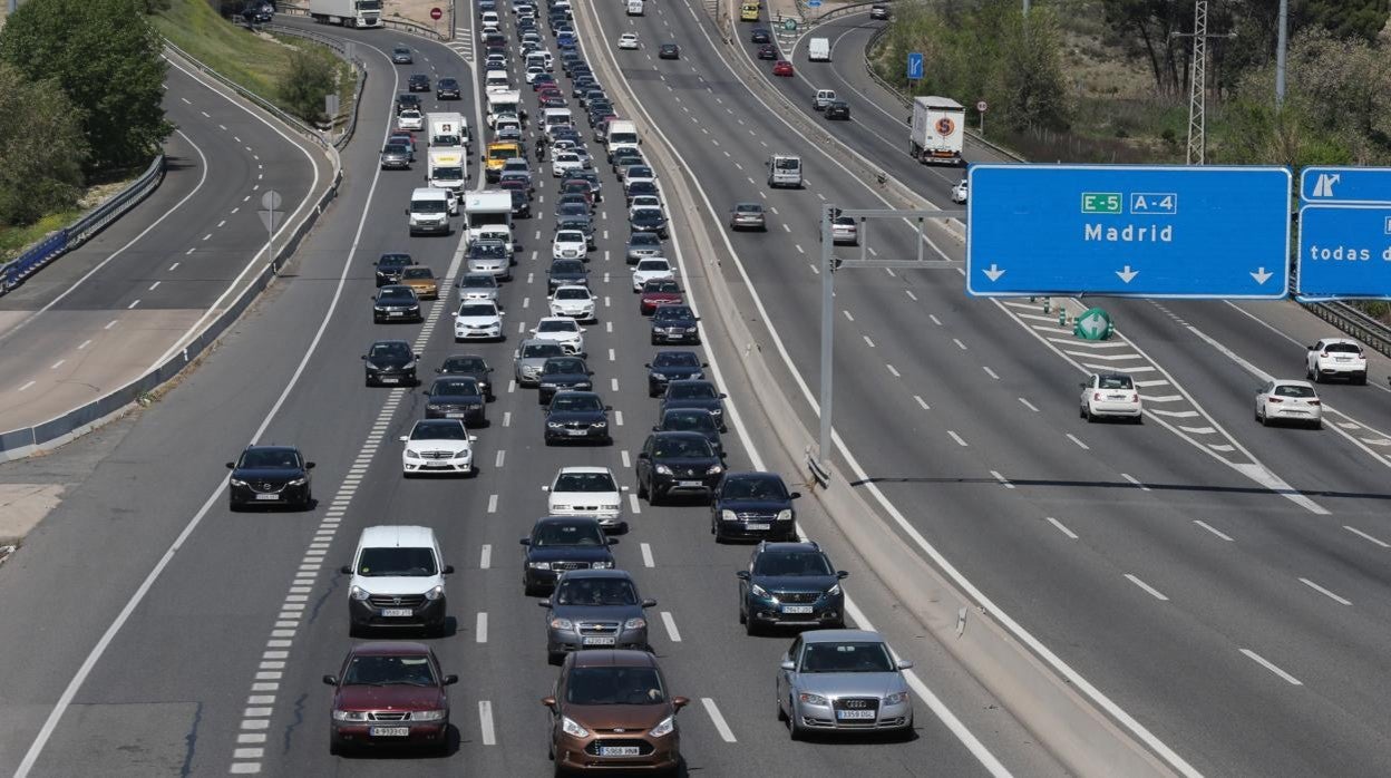 Imagen de archivo de atascos en una de las carreteras de Madrid