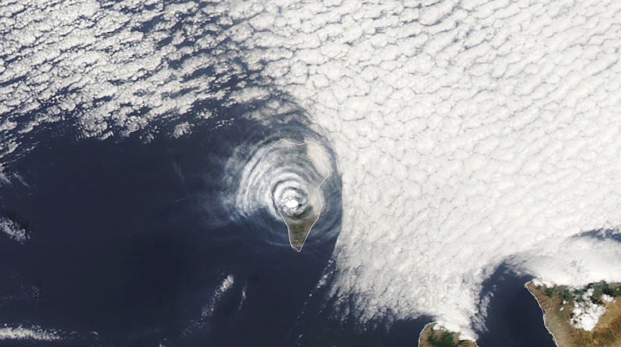 Nubes con ondas gravitacionales, conocida como «Cielo de caballa»