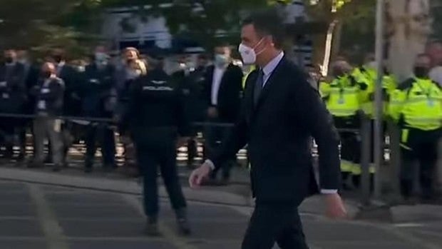 Pedro Sánchez, abucheado en el desfile del 12-O
