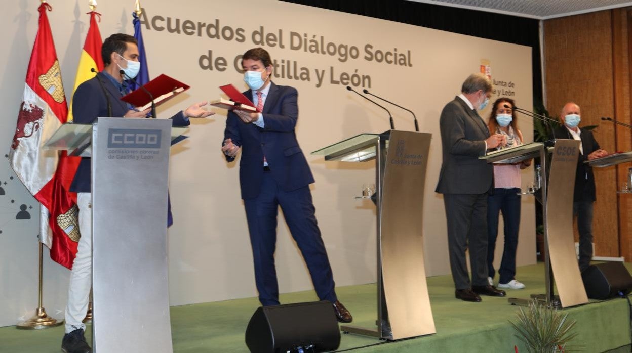 Junta, sindicatos y patronal firman cuatro nuevos acuerdos del Diálogo Social