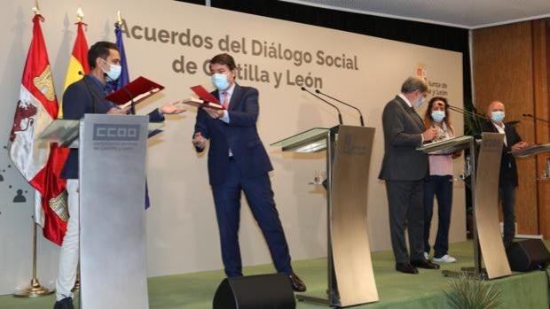 El Diálogo Social inyecta 42 millones de euros para reforzar la equidad educativa y retener talento