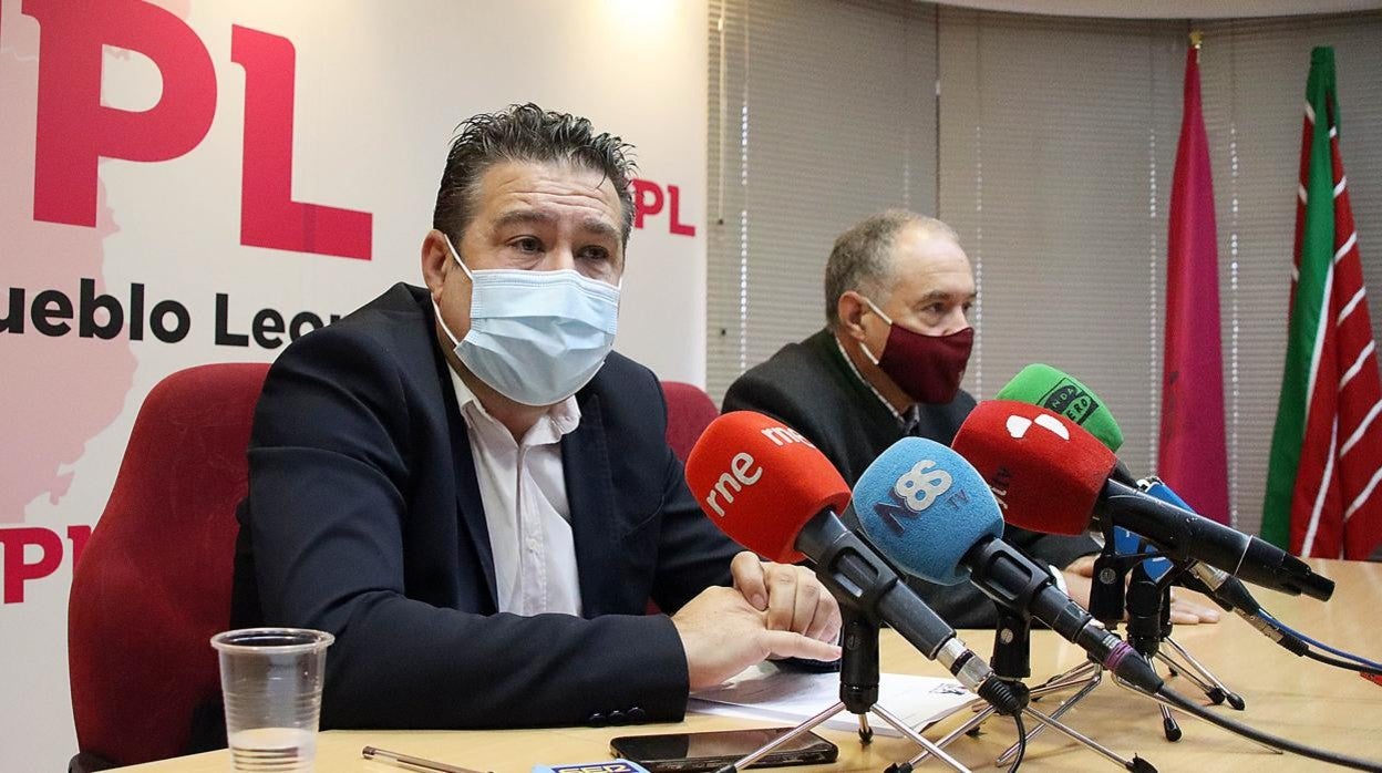 Luis Mariano Santos y Eduardo López Sendino, durante la presentación conjunta de la candidatura a secretario general y vicesecretario general