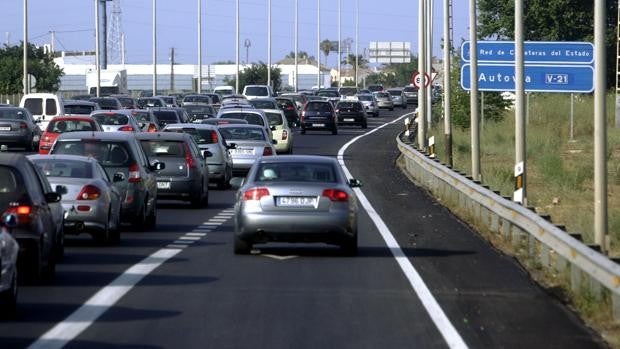 Muere un joven de 21 años tras salirse con su coche de una autovía en Valencia