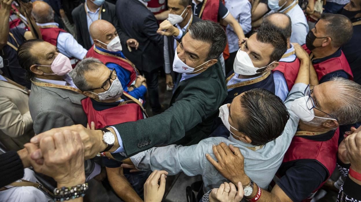 Imagen del secretario general del PSOE, Pedro Sánchez, este domingo en Feria Valencia