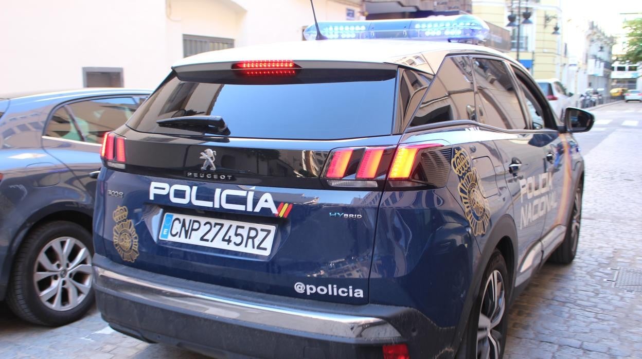 Imagen de recurso de un coche patrulla de la Policía Nacional en Valencia