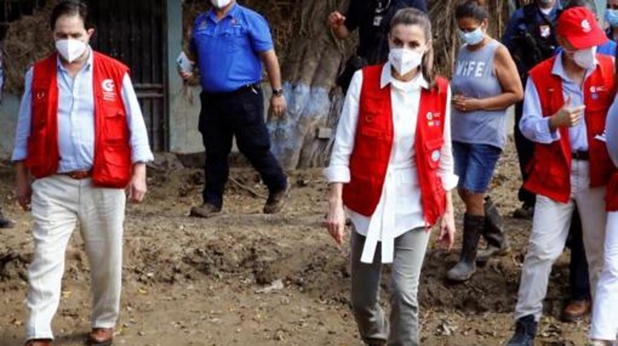 Doña Letizia, en La Lima (Honduras), en 2020 tras el paso de los huracanes Eta y Iota, en diciembre