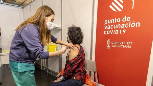 Los nuevos contagios diarios de coronavirus ya duplican a las altas en la Comunidad Valenciana