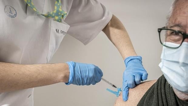 Fechas para el inicio de la vacunación de la gripe y la tercera dosis contra el coronavirus en Valencia