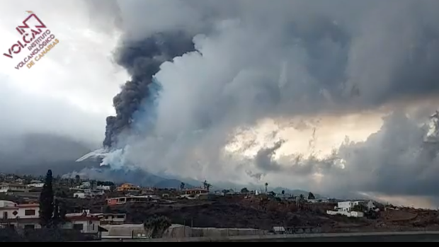Vigilancia de nueva colada sur mientras la de Tajuya alcanza ya los 15 metros de altura