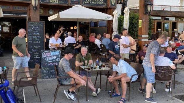 Benidorm atribuye al riesgo extremo de propagación del coronavirus al incremento de la población por el turismo