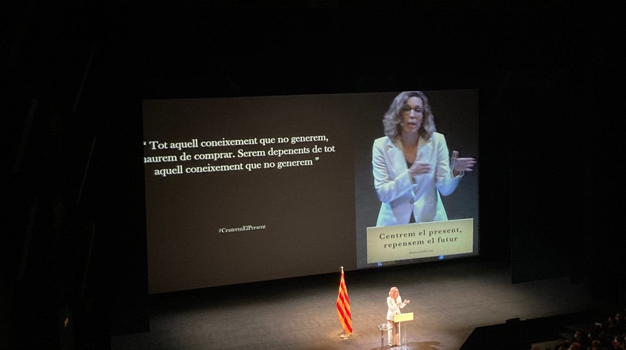 Àngels Chacón, hoy, durante su conferencia en Barcelona