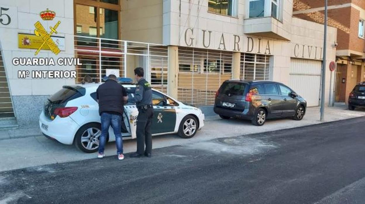 Dos detenidos cuando ofrecían droga a un menor en plena vía pública en Sigüenza