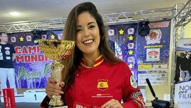 Rocío Marquina, del restaurante Marquinetti de Tomelloso, subcampeona del mundo de pizza picante