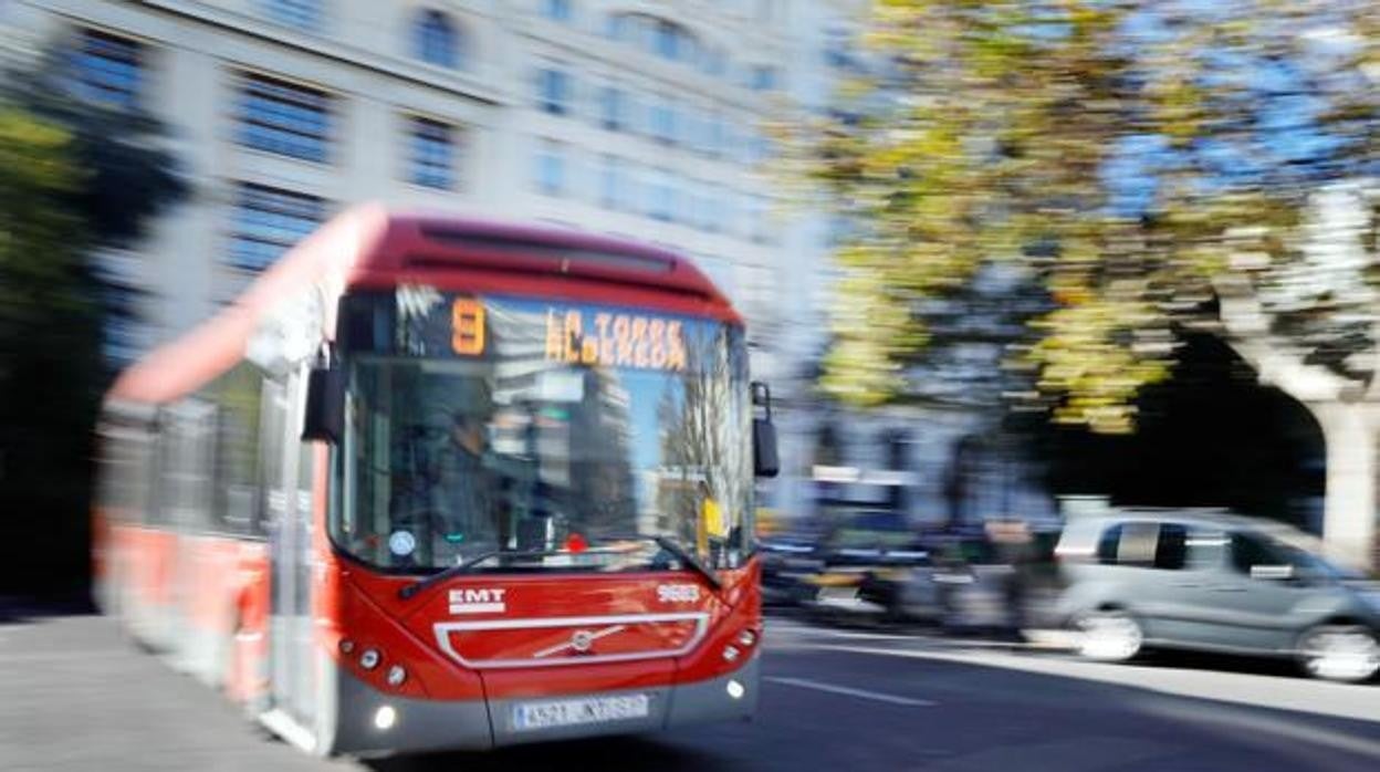 Un bus de Valencia de la EMT