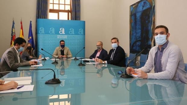 La Diputación de Alicante anticipará el 75% de las ayudas a los municipios antes de estar justificadas