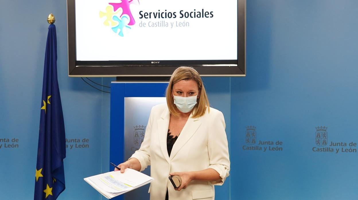 La consejera Isabel Blanco, después de reunirse con los agentes del Diálogo Social