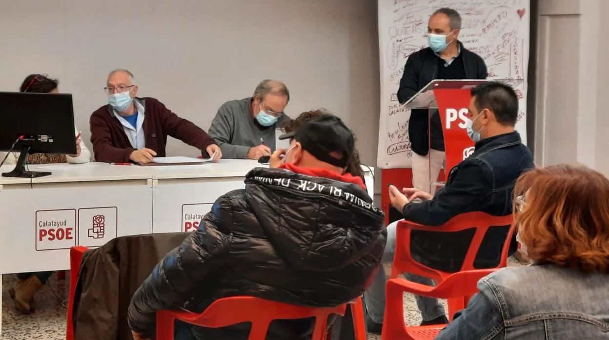 Asamblea local del PSOE de Calatayud en la que se ha decidido votar en contra del informe de gestión que la ejecutiva de Lambán presentará al próximo congreso regional del partido