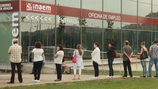 La crisis persiste en Aragón: 6.000 empleos menos que antes del Covid, pero cada vez más funcionarios