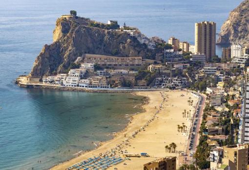 Panorámica de la playa de Poniente en Benidorm